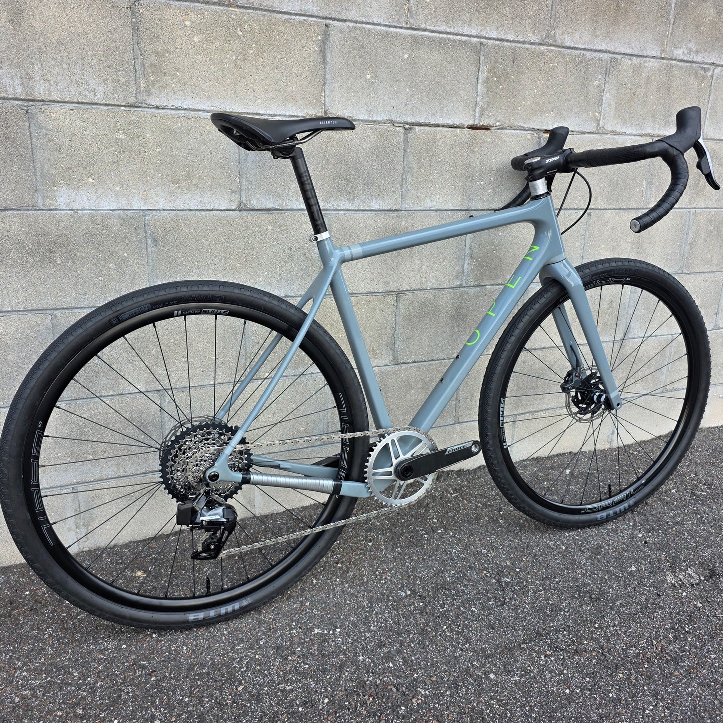 Open Wide (Medium)Carbon Gravel Bike Force AXS