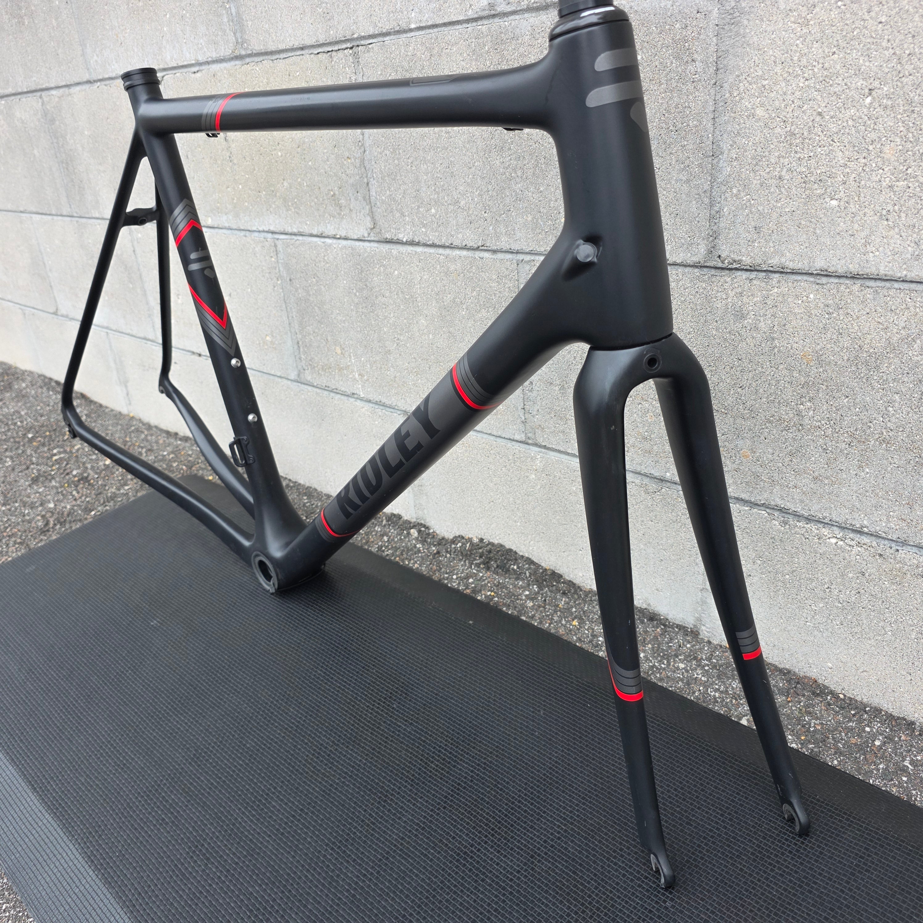 Ridley Helium SL Carbon Road Bike Frameset (Medium) – South Tampa