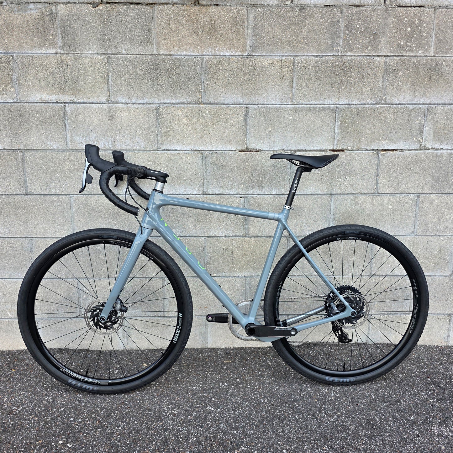 Open Wide (Medium)Carbon Gravel Bike Force AXS
