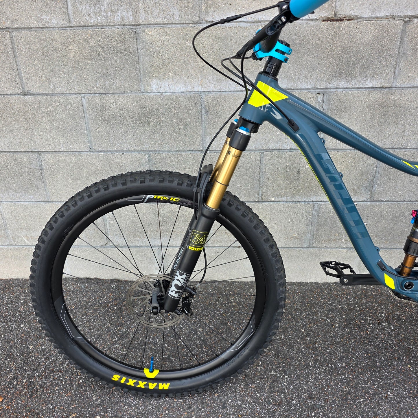 Giant Trance 1 27.5 (Small) Fox Factory, Carbon wheels