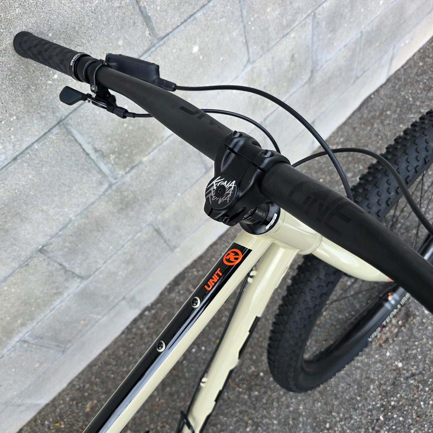 Kona Unit 29 (Large) Upgraded