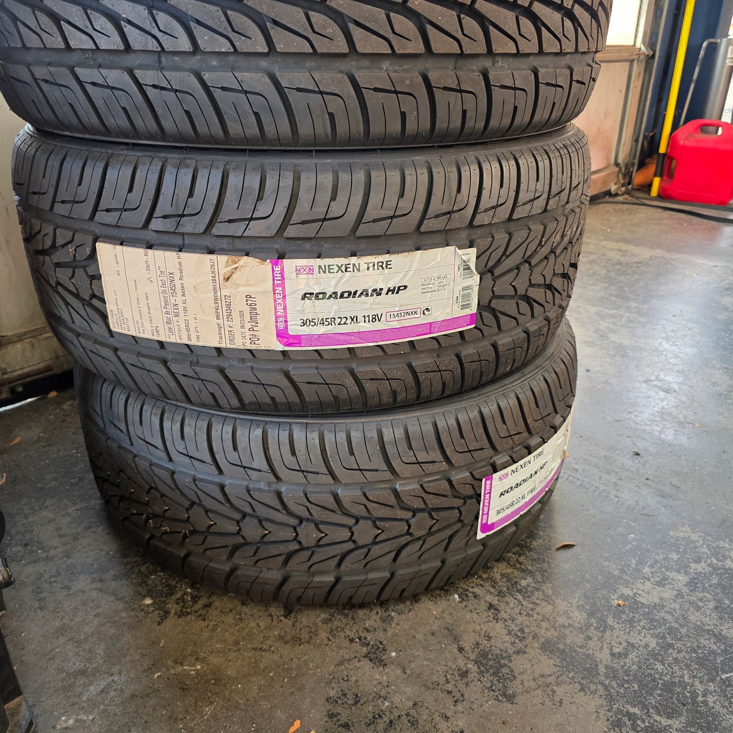 Nexen Roadian HP 118V 305/45r22 Tires NEW  - Set of 4