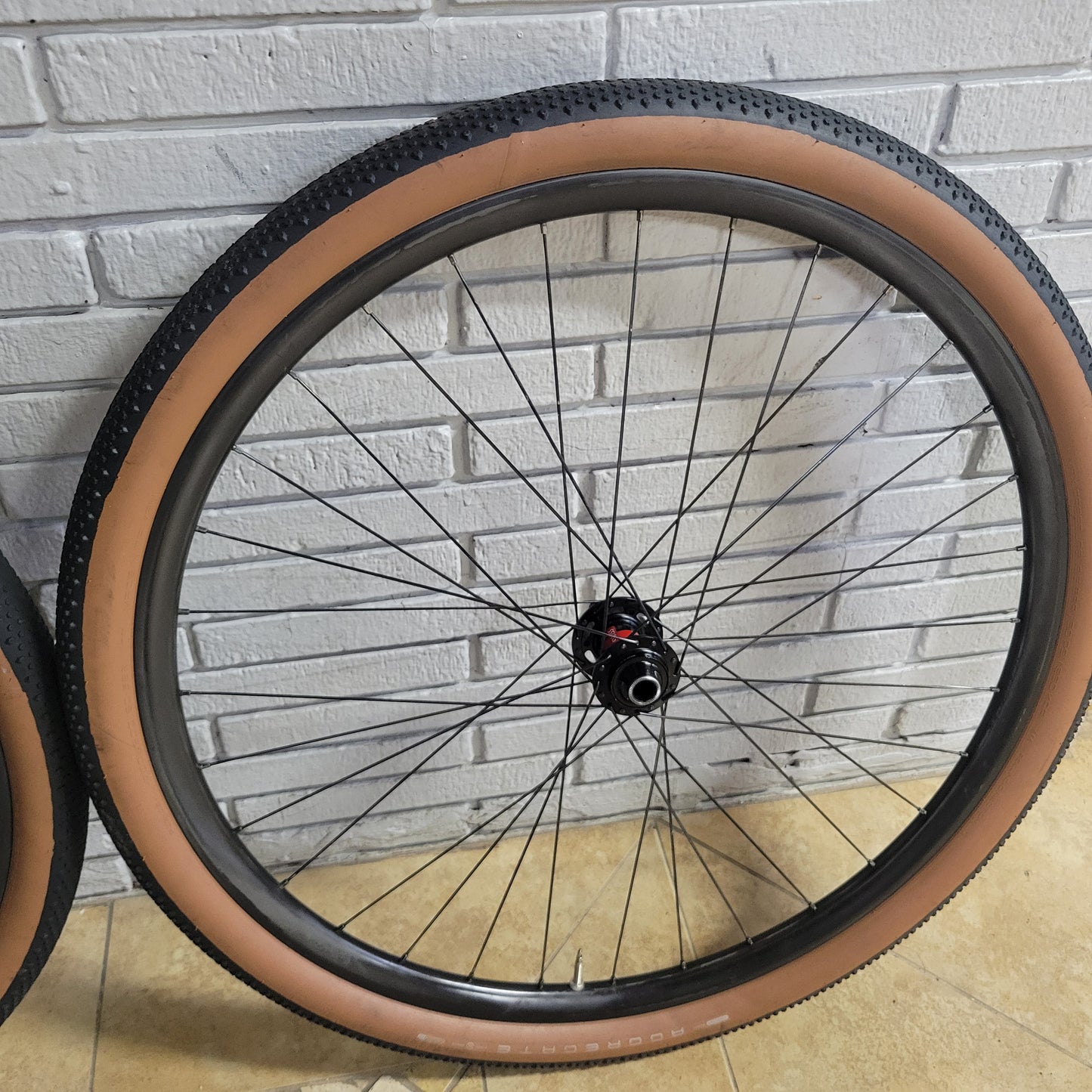 ENVE Carbon wheelset DT 240
15x100f, 12x142r