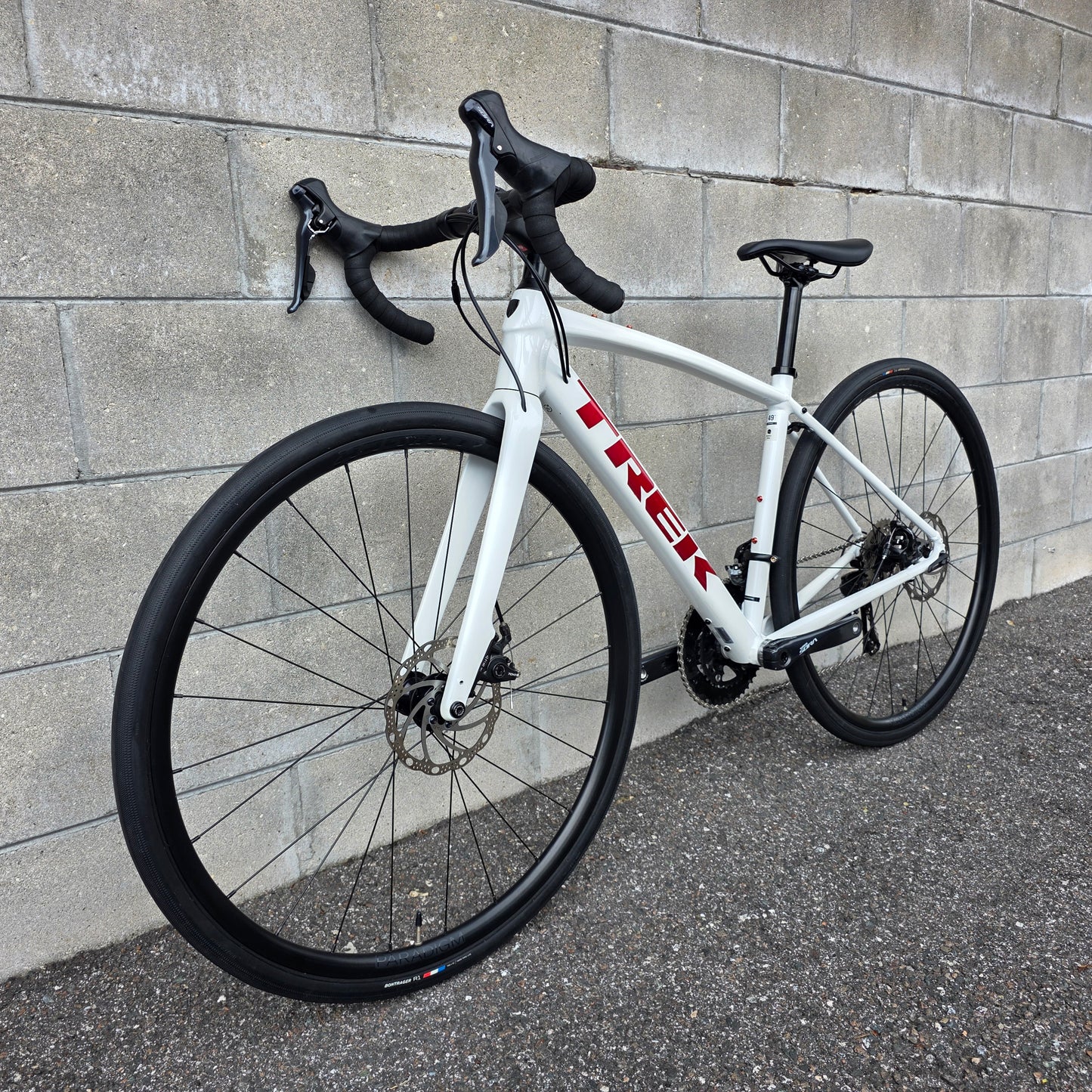 2022 Trek Domane AL3 49cm Road abike White Red