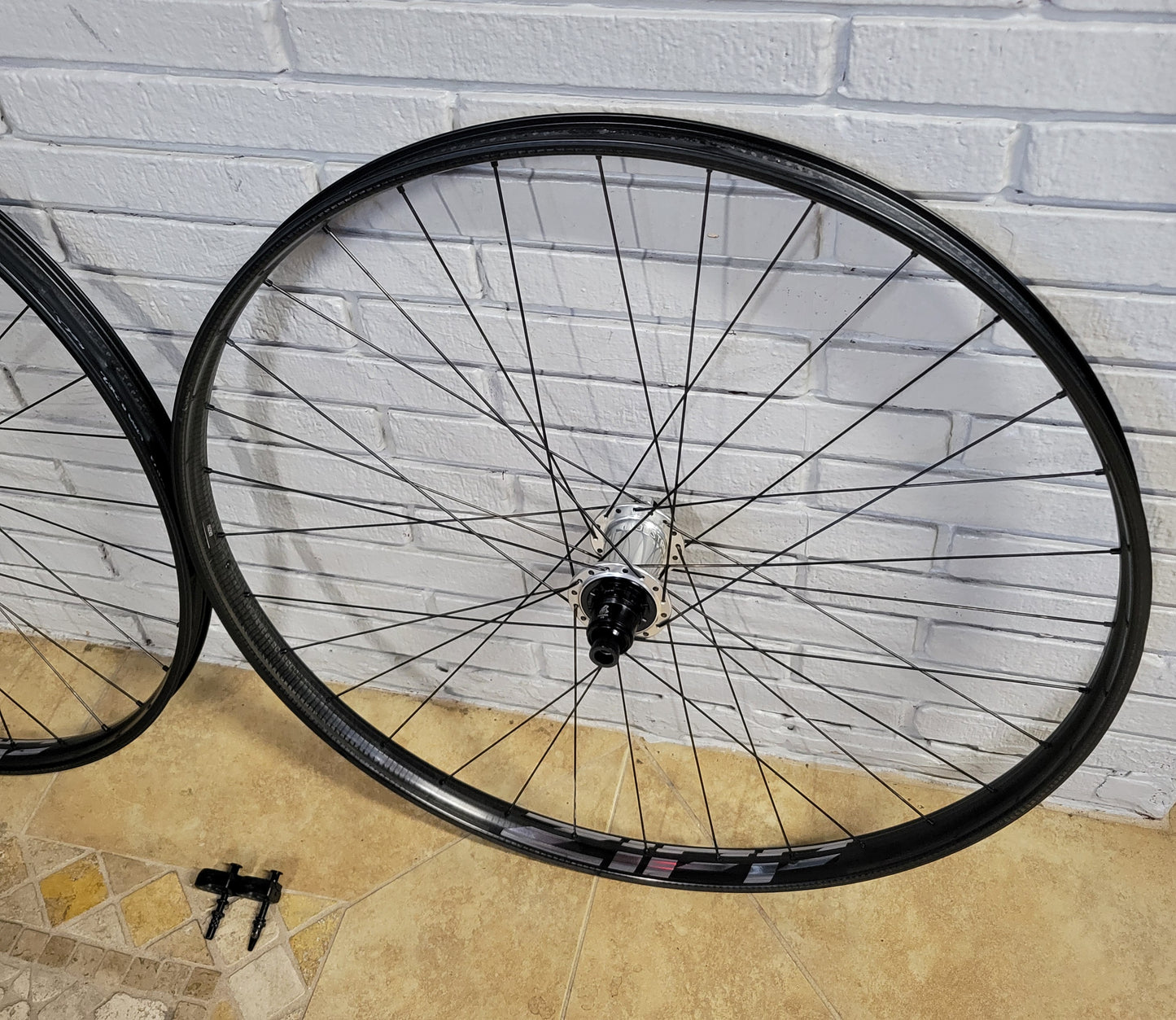 Zipp 3zero Moto Carbon Wheelset Industry Nine Hydra 29 Boost XD