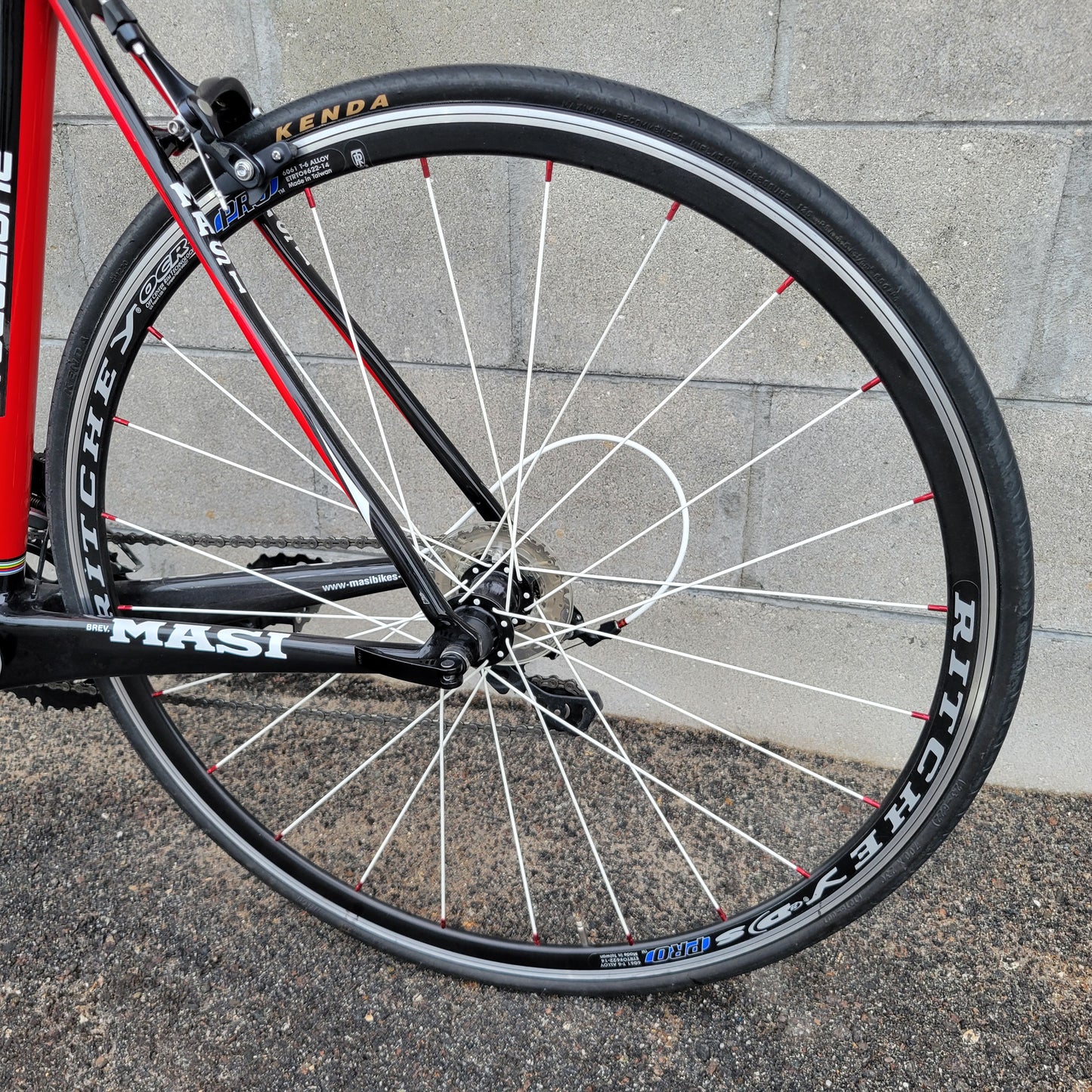 Masi Evoluzione Carbon Road Bike 57cm 105