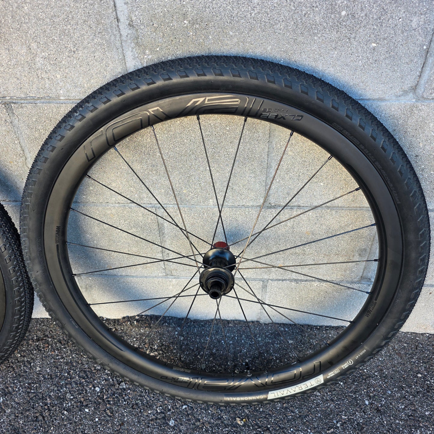Roval Rapide CLX 32 650b wheelset Gravel