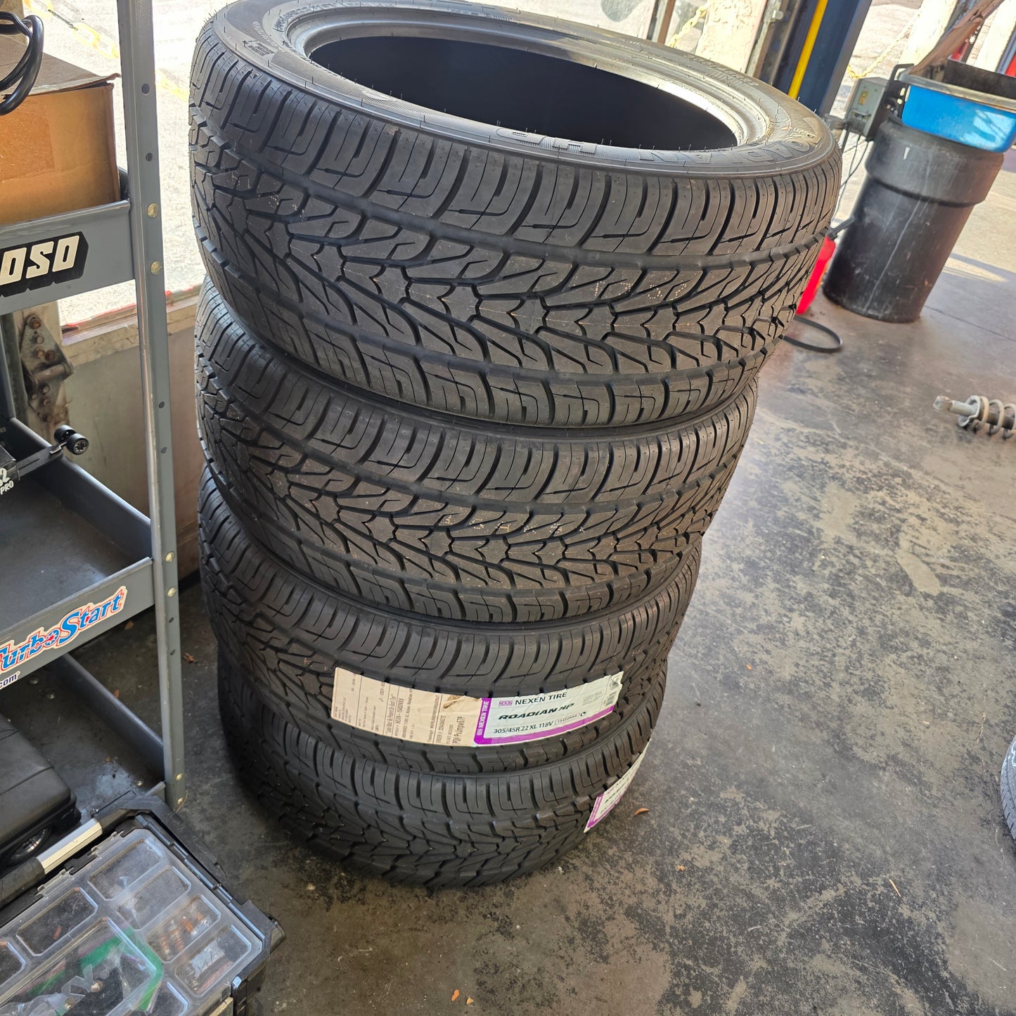 Nexen Roadian HP 118V 305/45r22 Tires NEW  - Set of 4