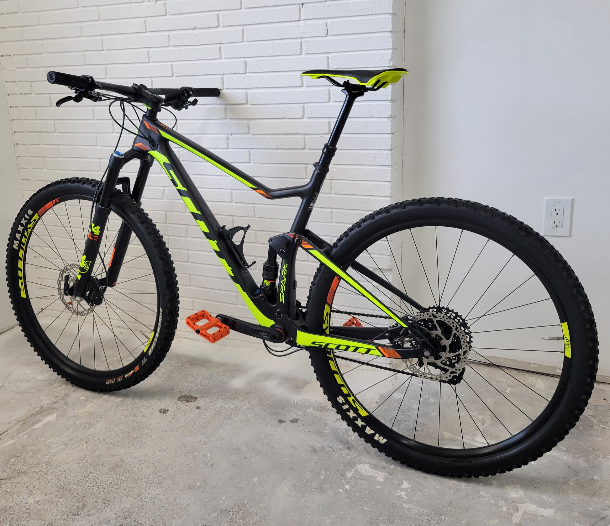 2017 Scott Spark 930 Carbon Large 29er – South Tampa Bicycle Co