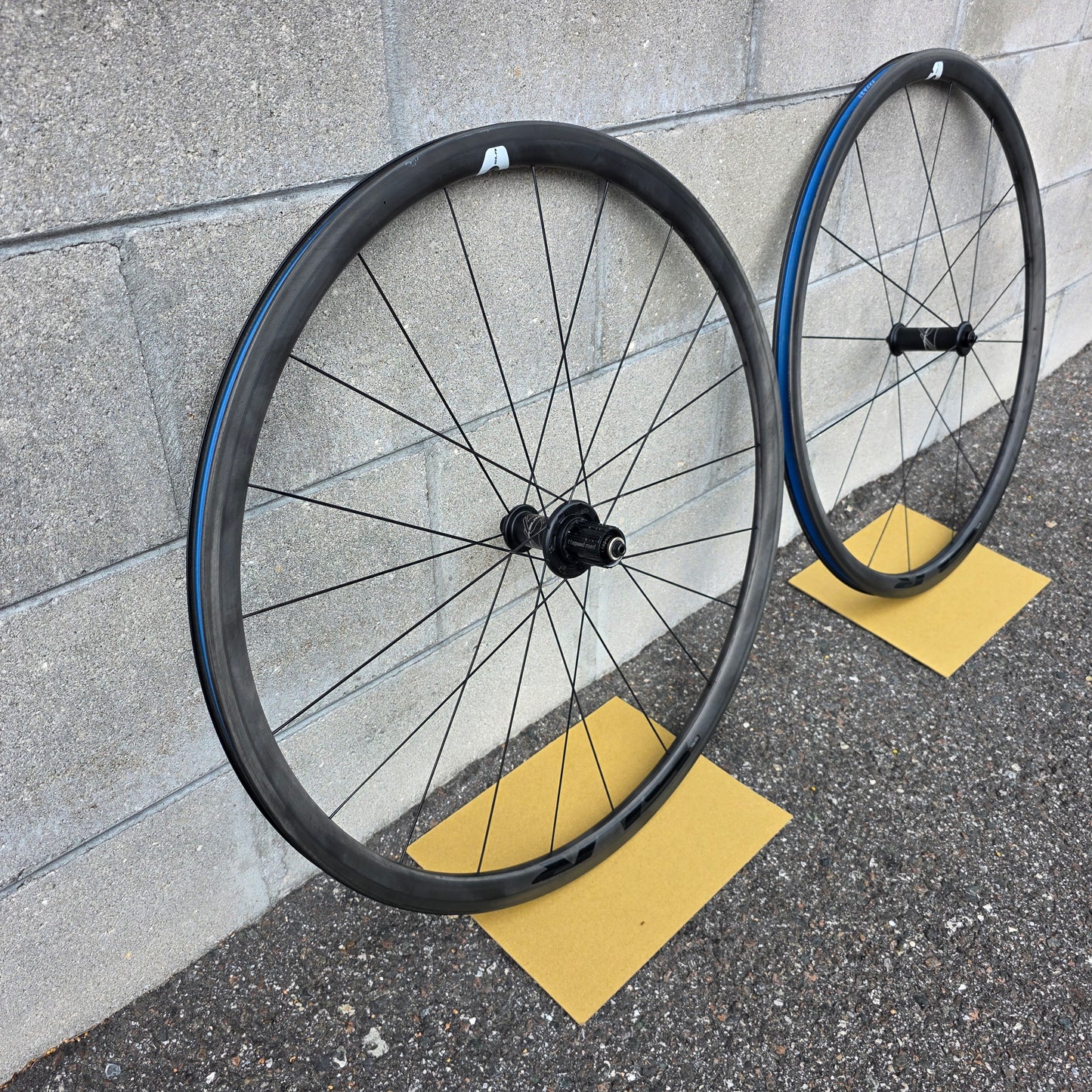 Giant SLR 0 Carbon Road Bike Wheelset Rim Brake Clincher TLR