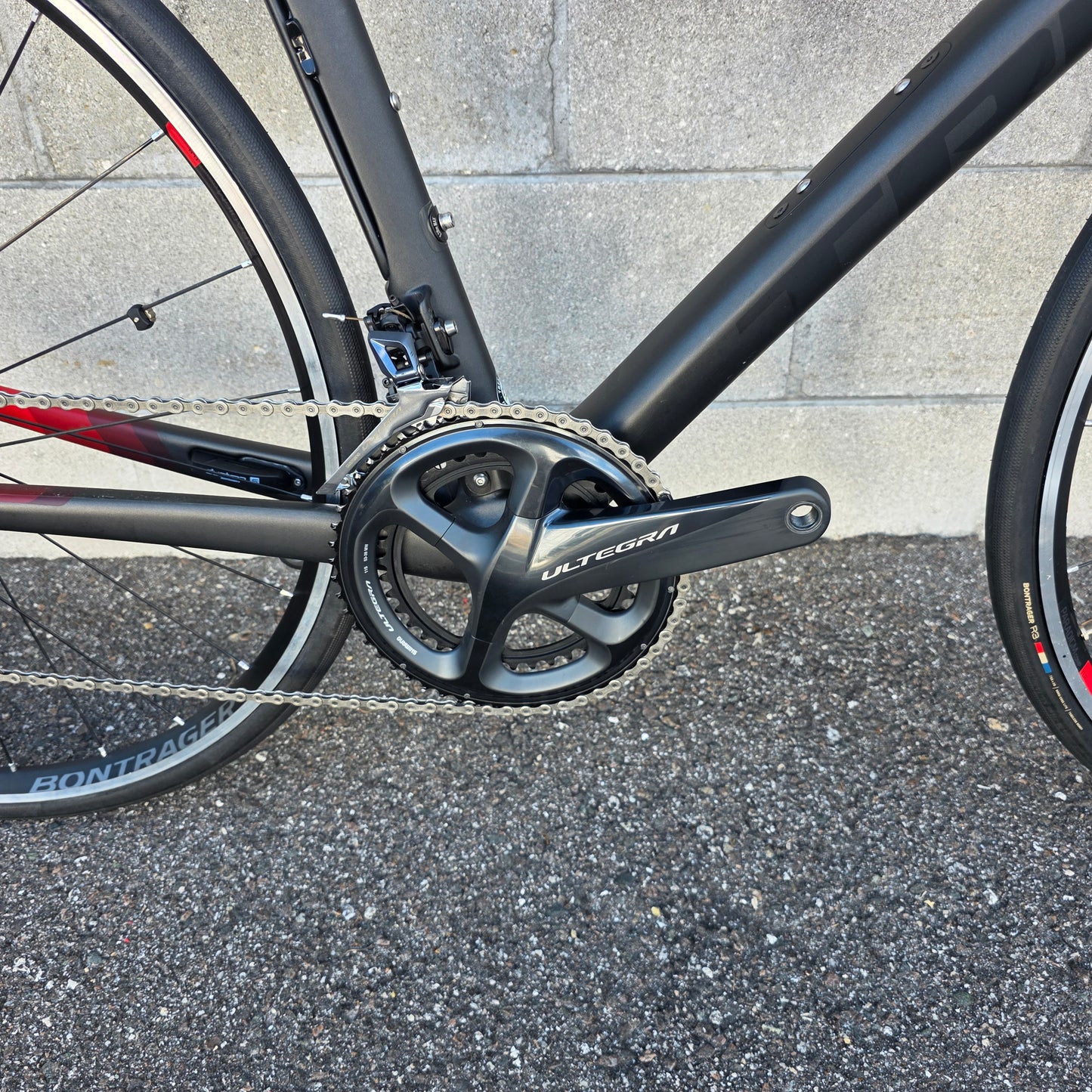 Trek Domane SLR 60cm Ultegra Carbon Road Bike