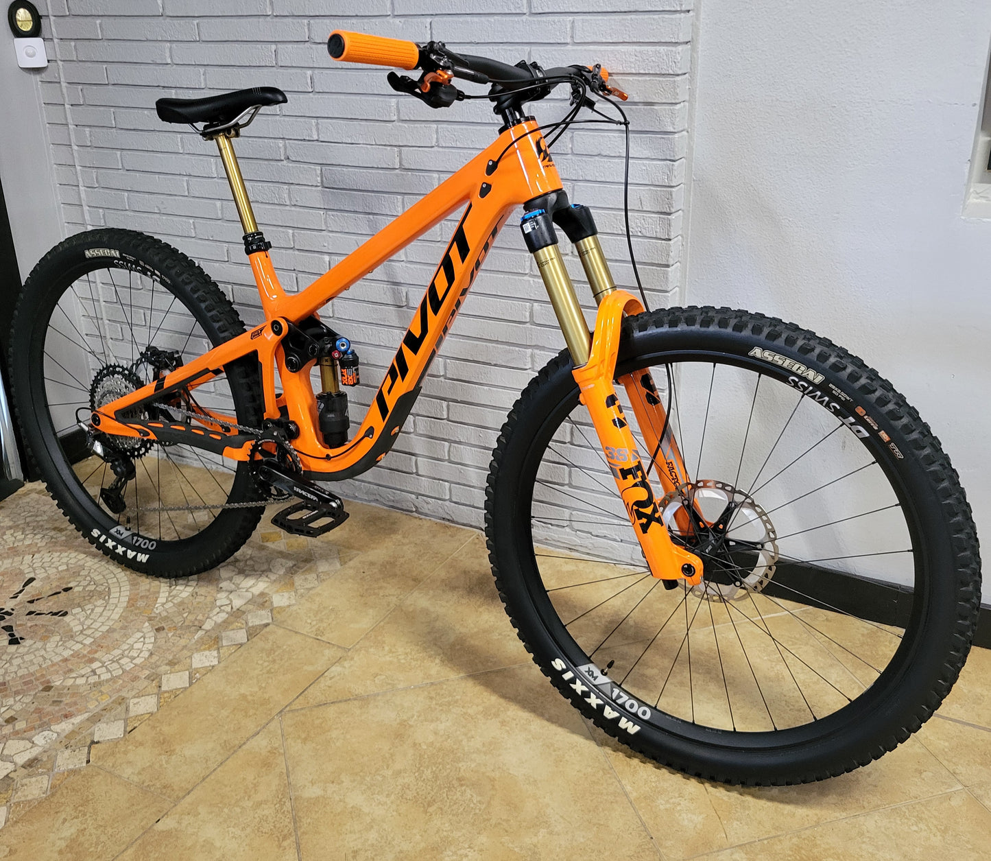 2022 Pivot Firebird XT/ XTR X2 (Medium) Enduro MTB