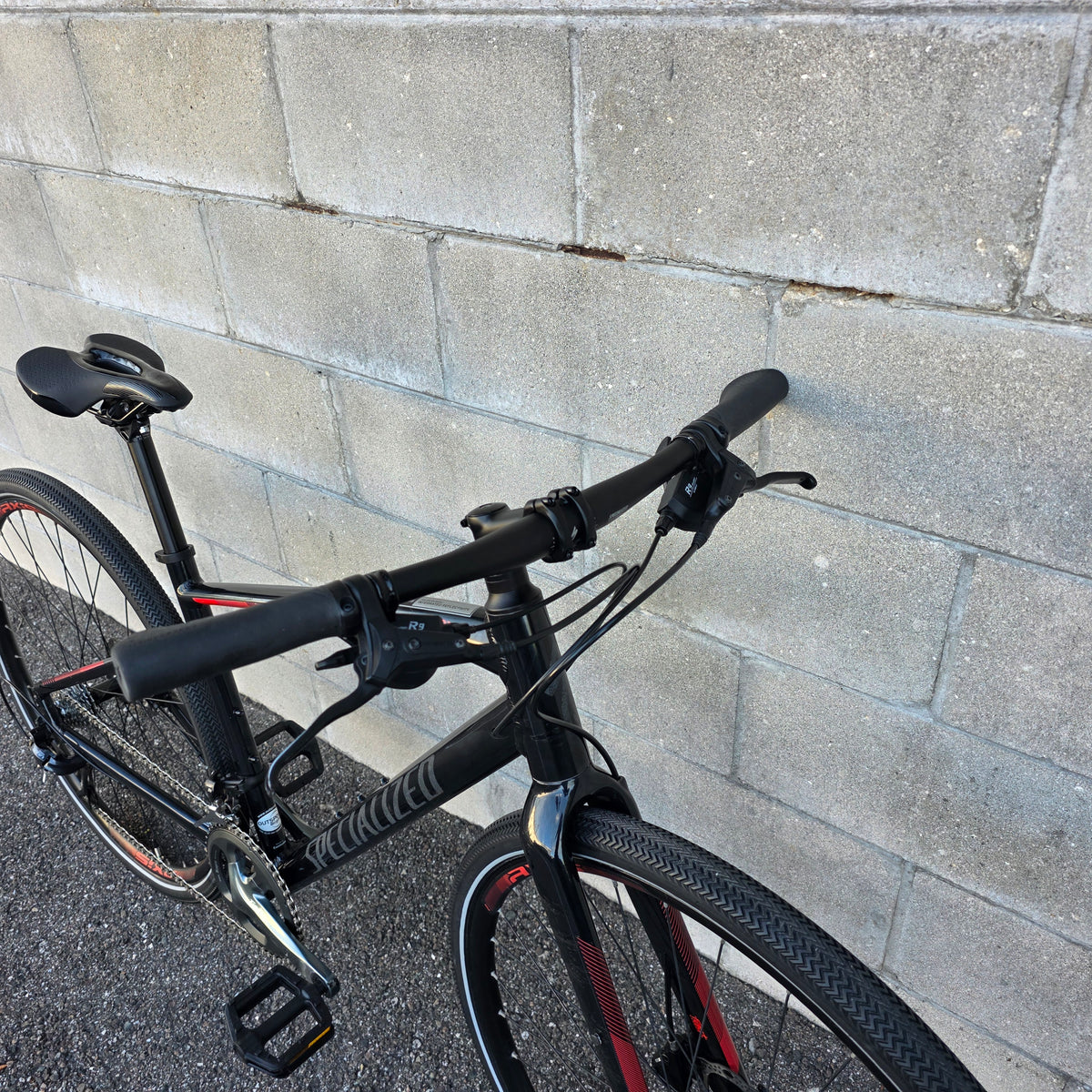 2024 Specialized Sirrus 3.0 (Size Small) Black Red