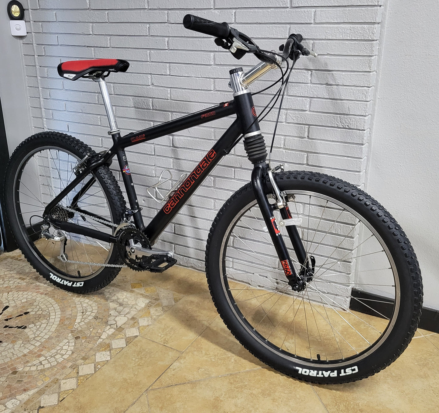 Cannondale F1000 size medium