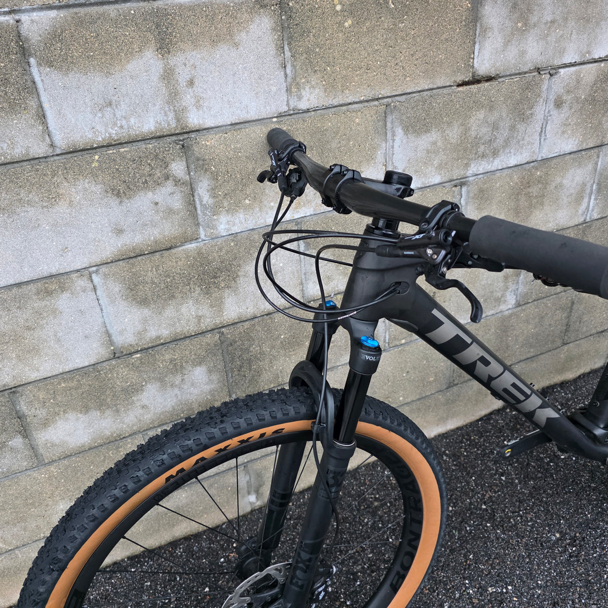 Trek SuperCaliber 9.8 GX Carbon (XXL 23") Kovee Carbon Wheels