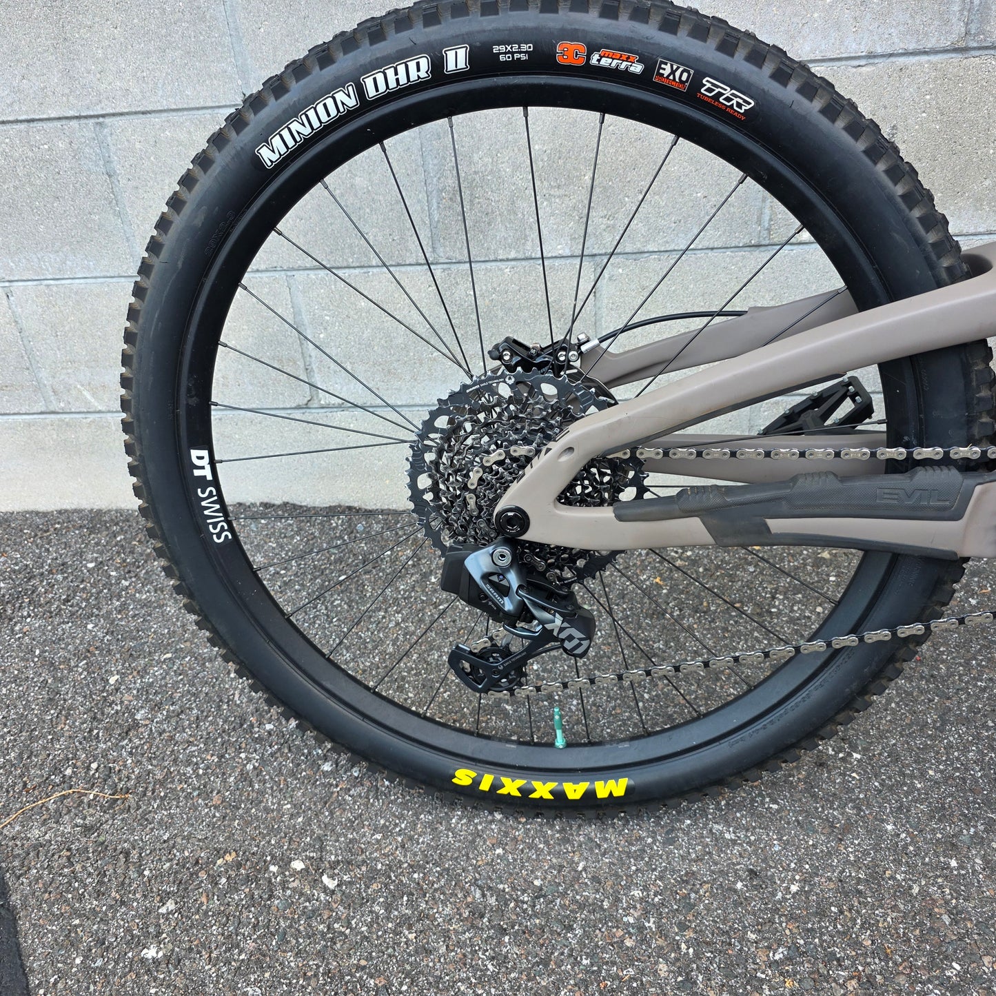 2024 Evil Wreckoning LS X01 AXS Fox 38 Vivid Air (Medium)