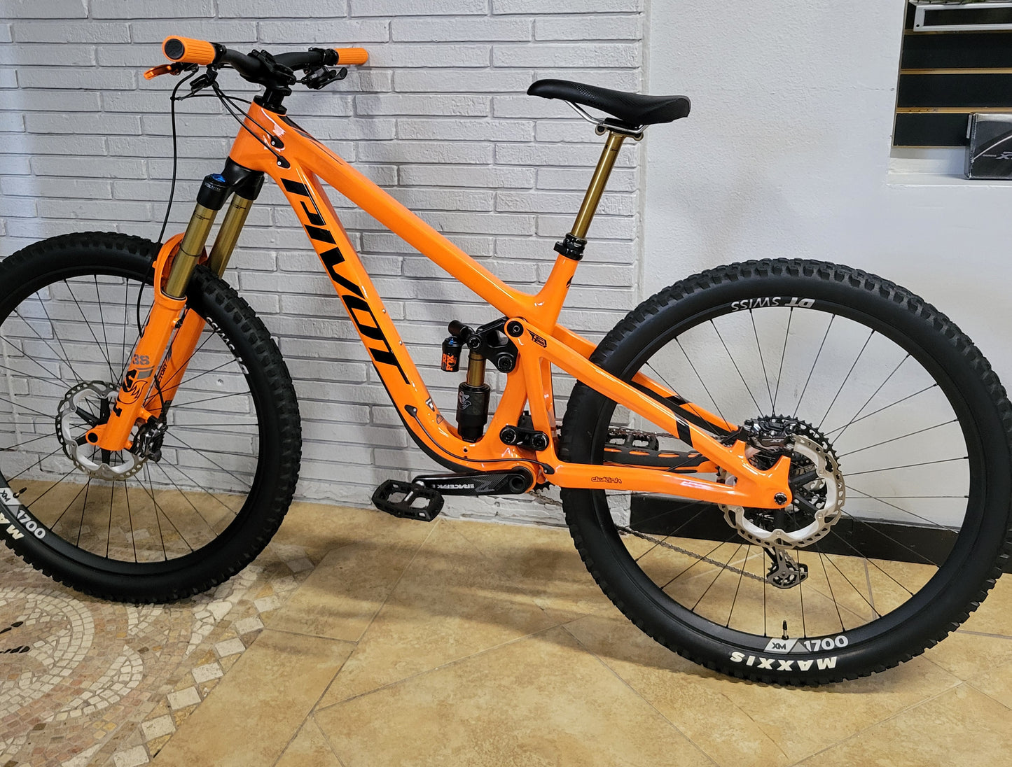 2022 Pivot Firebird XT/ XTR X2 (Medium) Enduro MTB