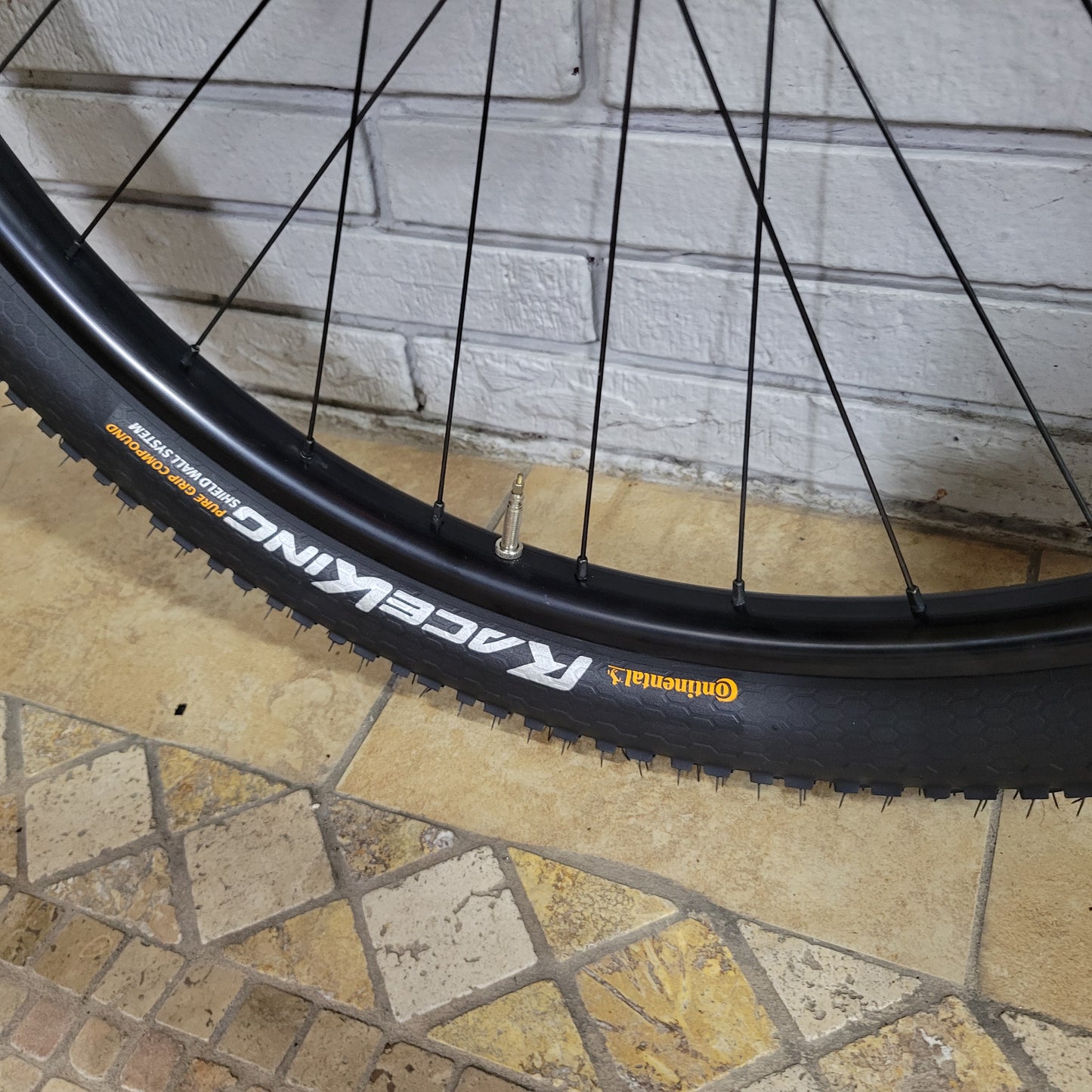 Stan's Arch MK3 27.5 650b Gravel Wheelset, Continental Race King