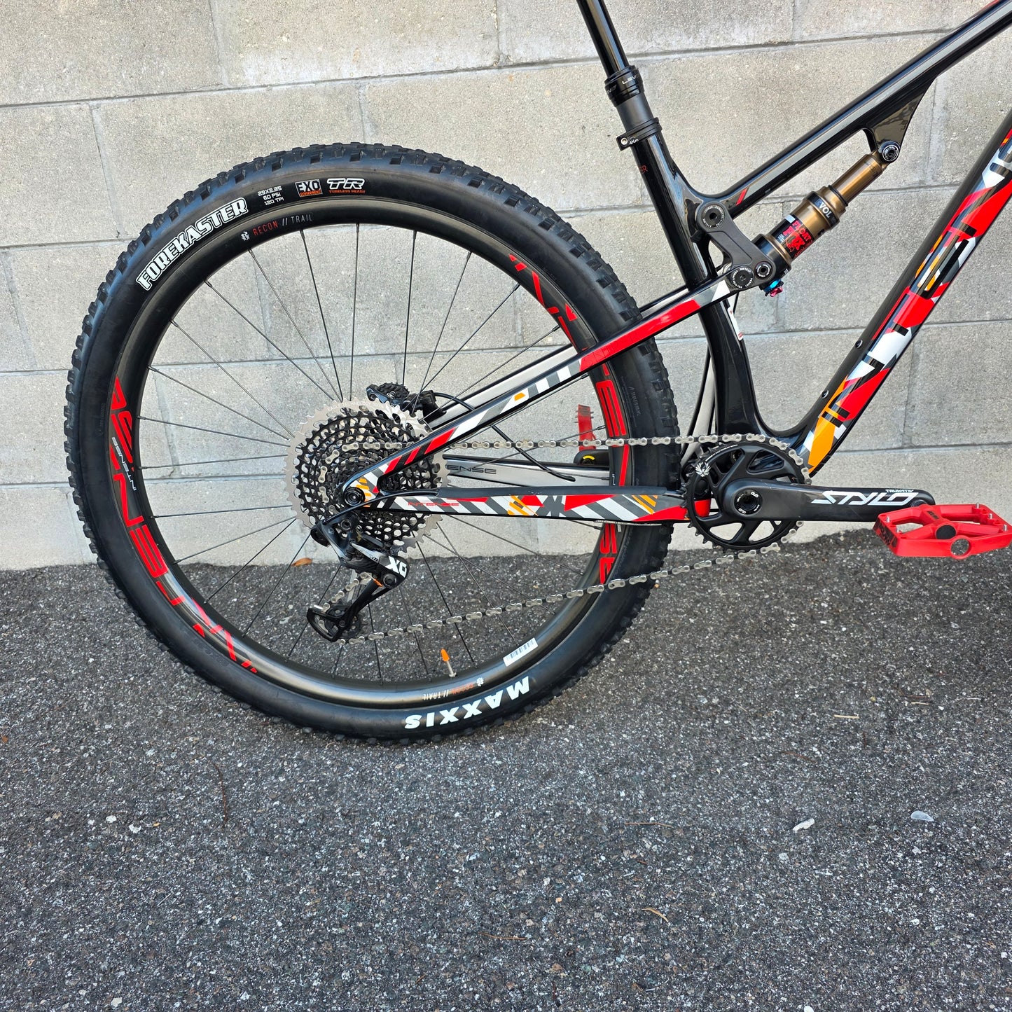 Intense Sniper Trail Elite (Small) w/ Carbon Wheels