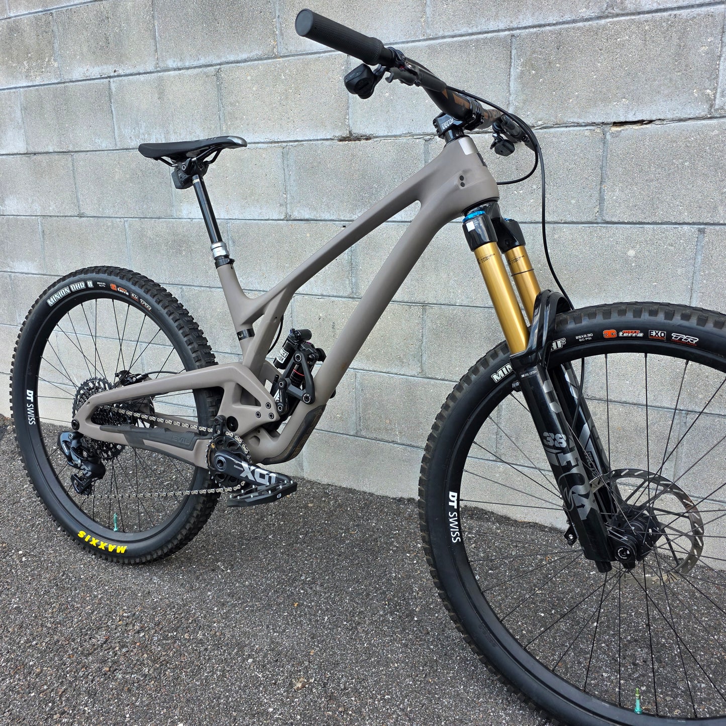 2024 Evil Wreckoning LS X01 AXS Fox 38 Vivid Air (Medium)