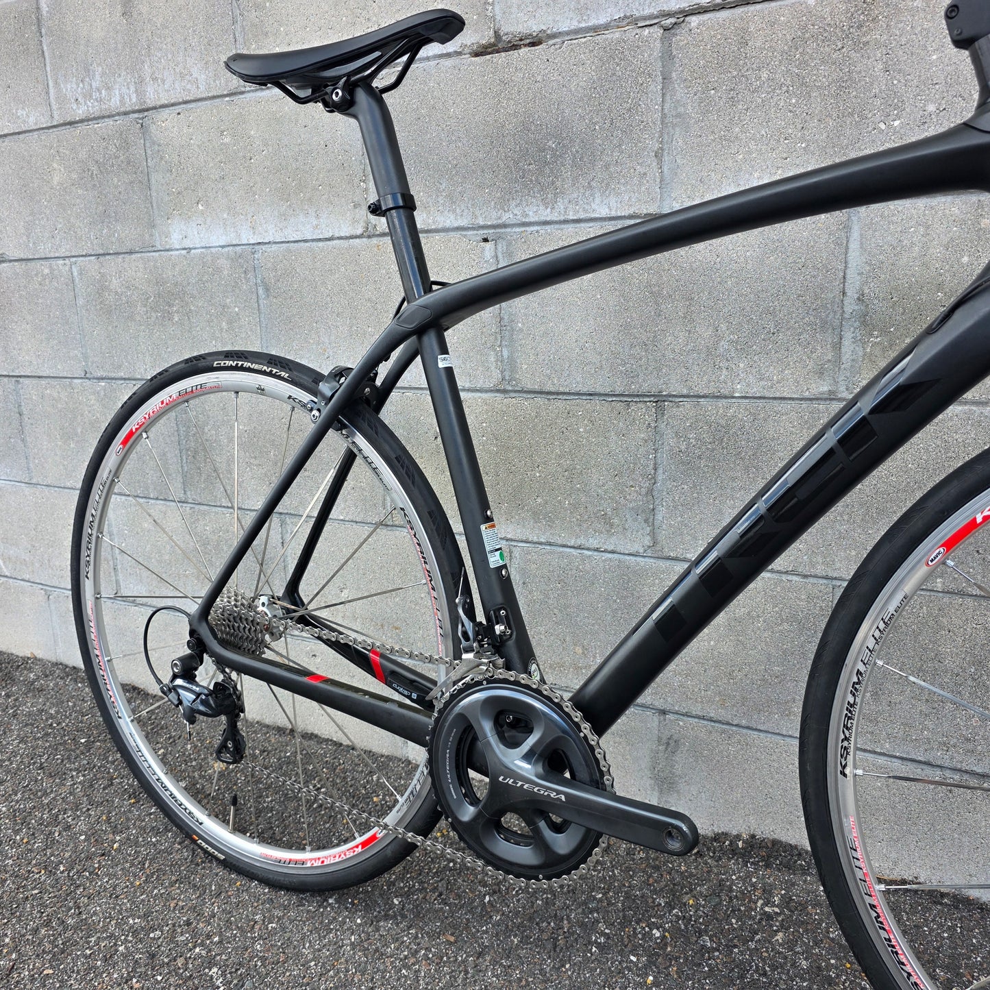 Trek Domane SL 6 Ultegra (56cm) Carbon Road Bike