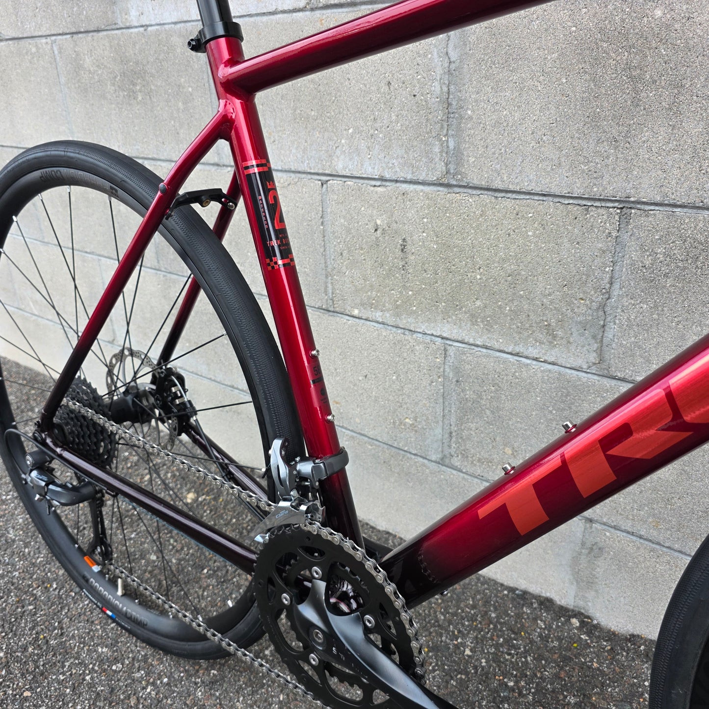 Trek Domane AL 2 (58cm) Road Bike