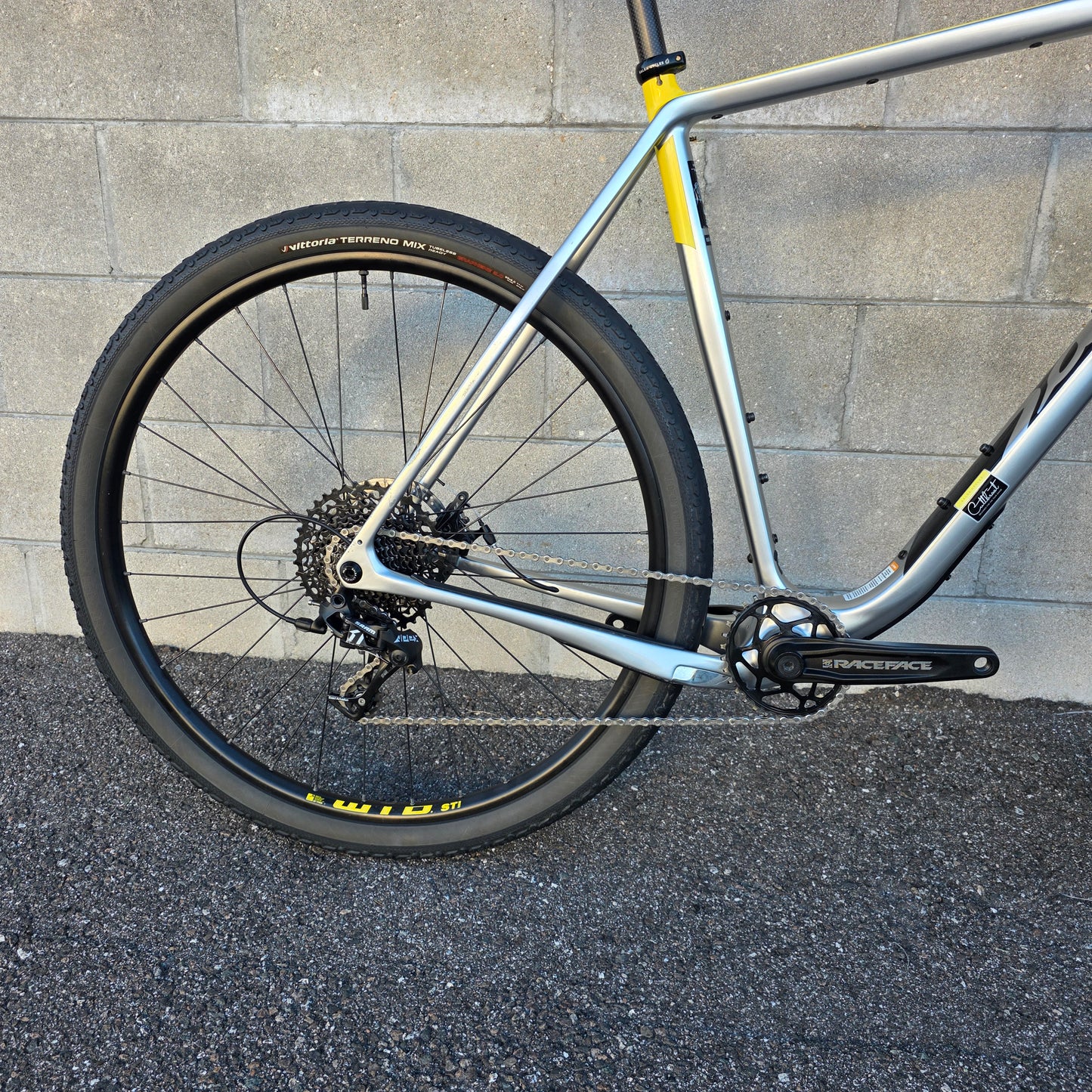 2021 Salsa Cutthroat Carbon Gravel Adventure Bike (60cm XL)