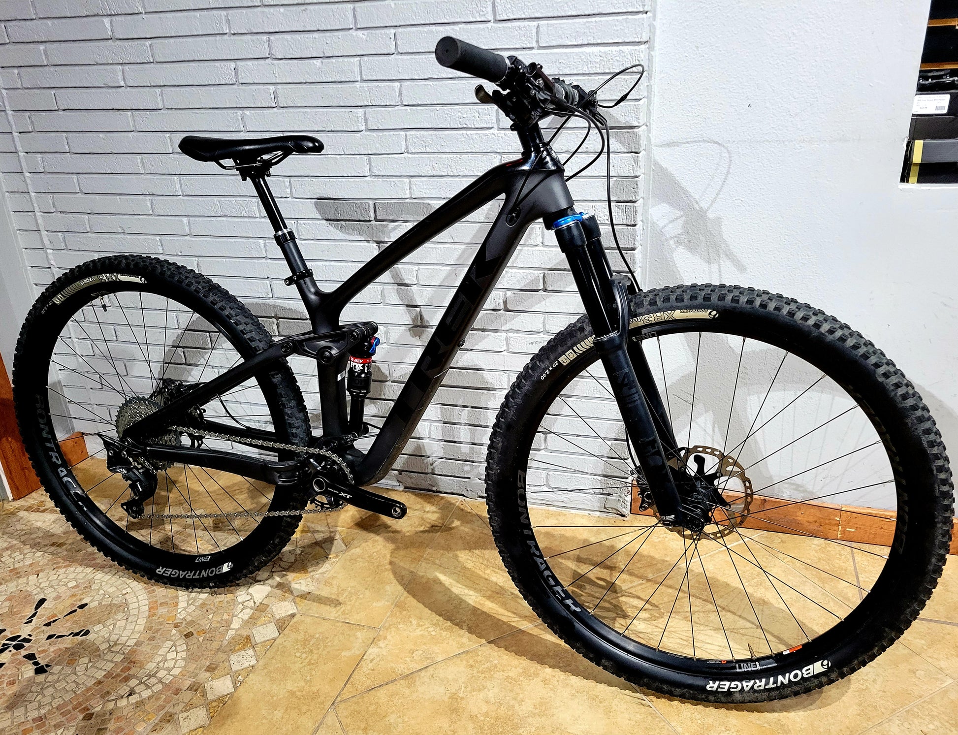 Trek Bikes Trek 29 Carbon 2017 Trek Fuel Carbon 29 (Small) South Tampa Bicycle Trek Bikes Trek 29 Carbon 2017 Trek Fuel Carbon 29 (Small) South Tampa Bicycle