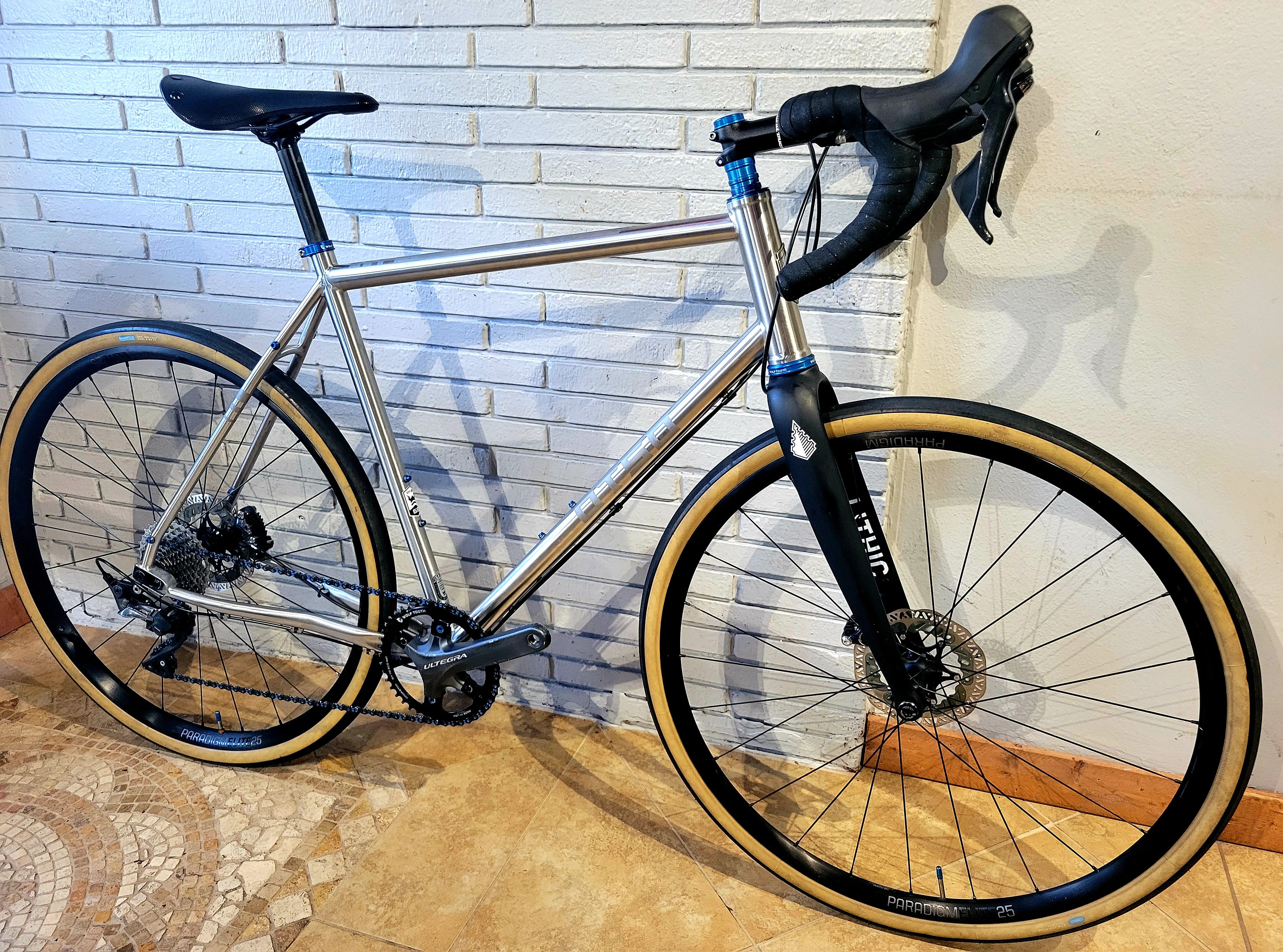 58cm gravel hot sale bike