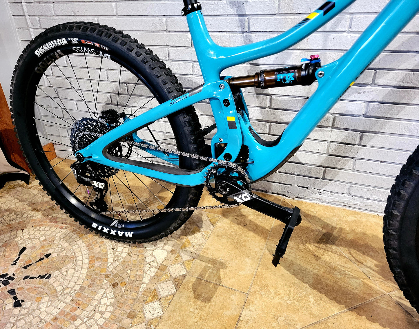 2019 Yeti SB5 Turq Size Small 27.5