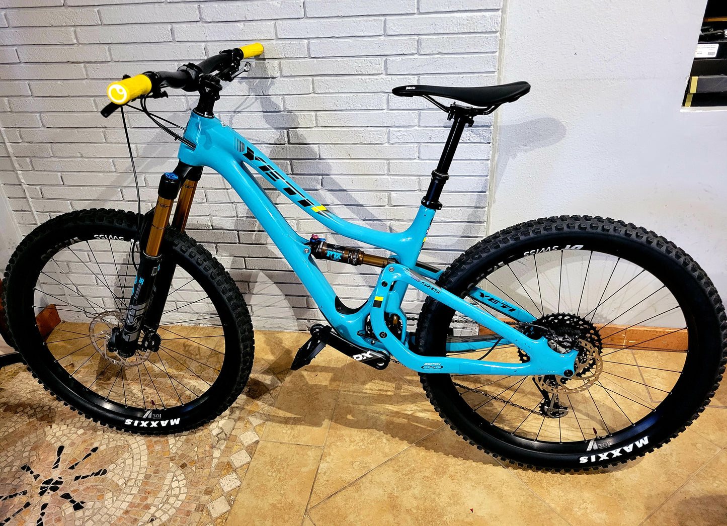 2019 Yeti SB5 Turq Size Small 27.5