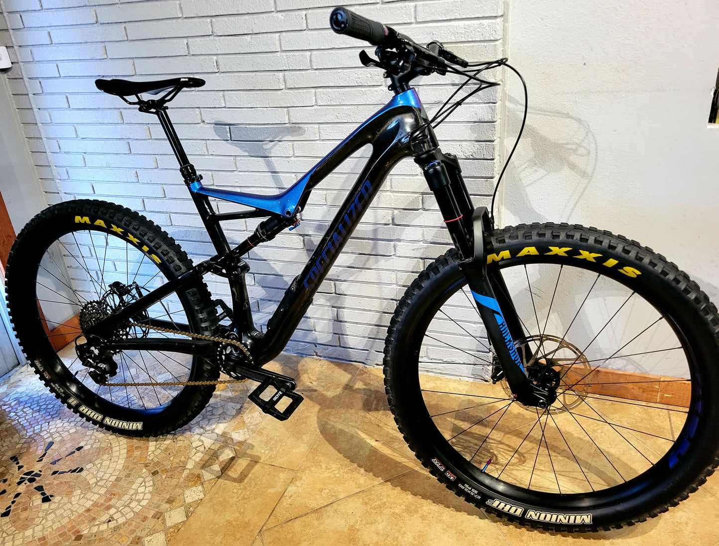 2018 Specialized Stumpjumper Carbon 27.5 (Large)