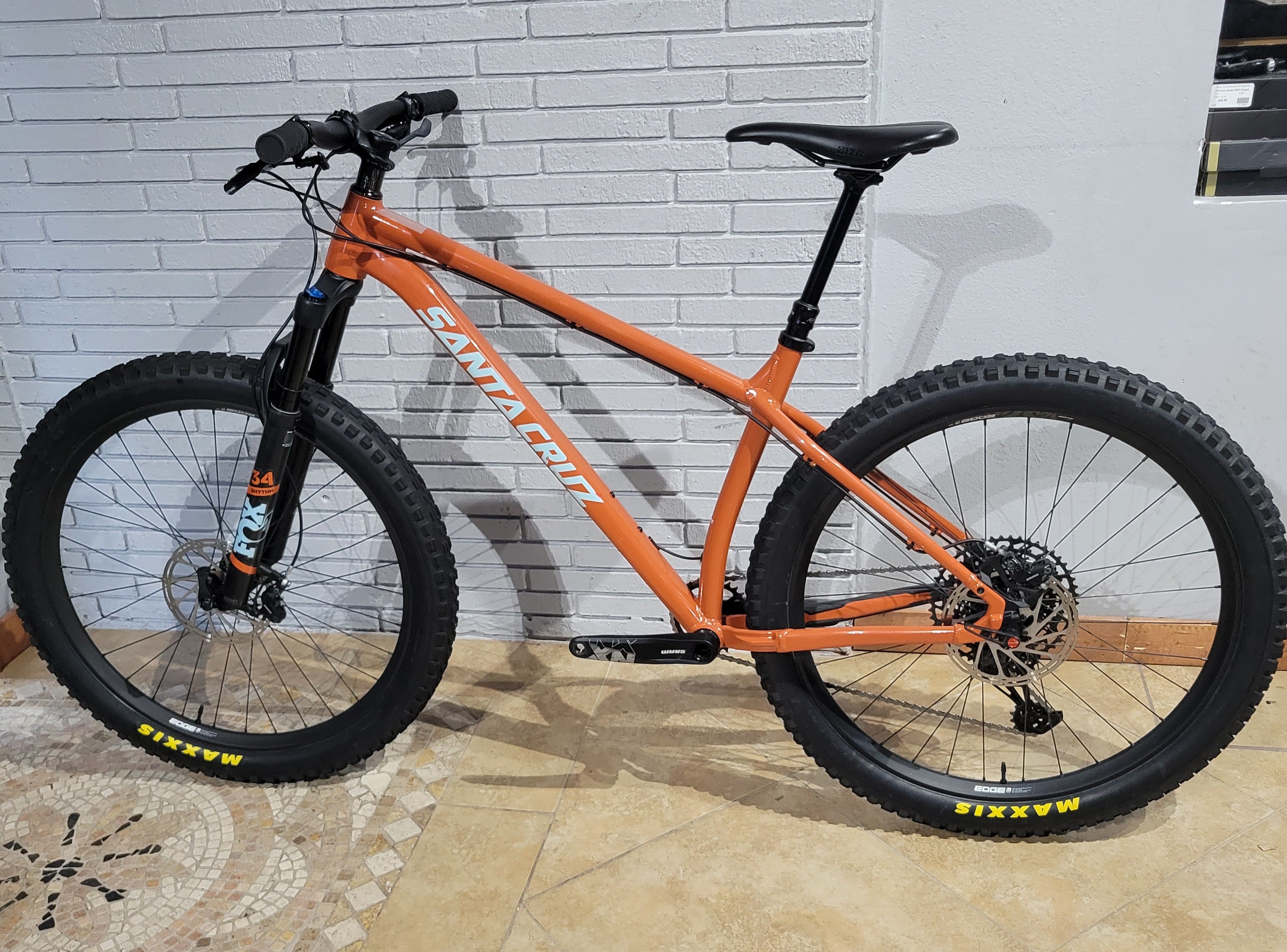 Santa cruz 2024 chameleon orange