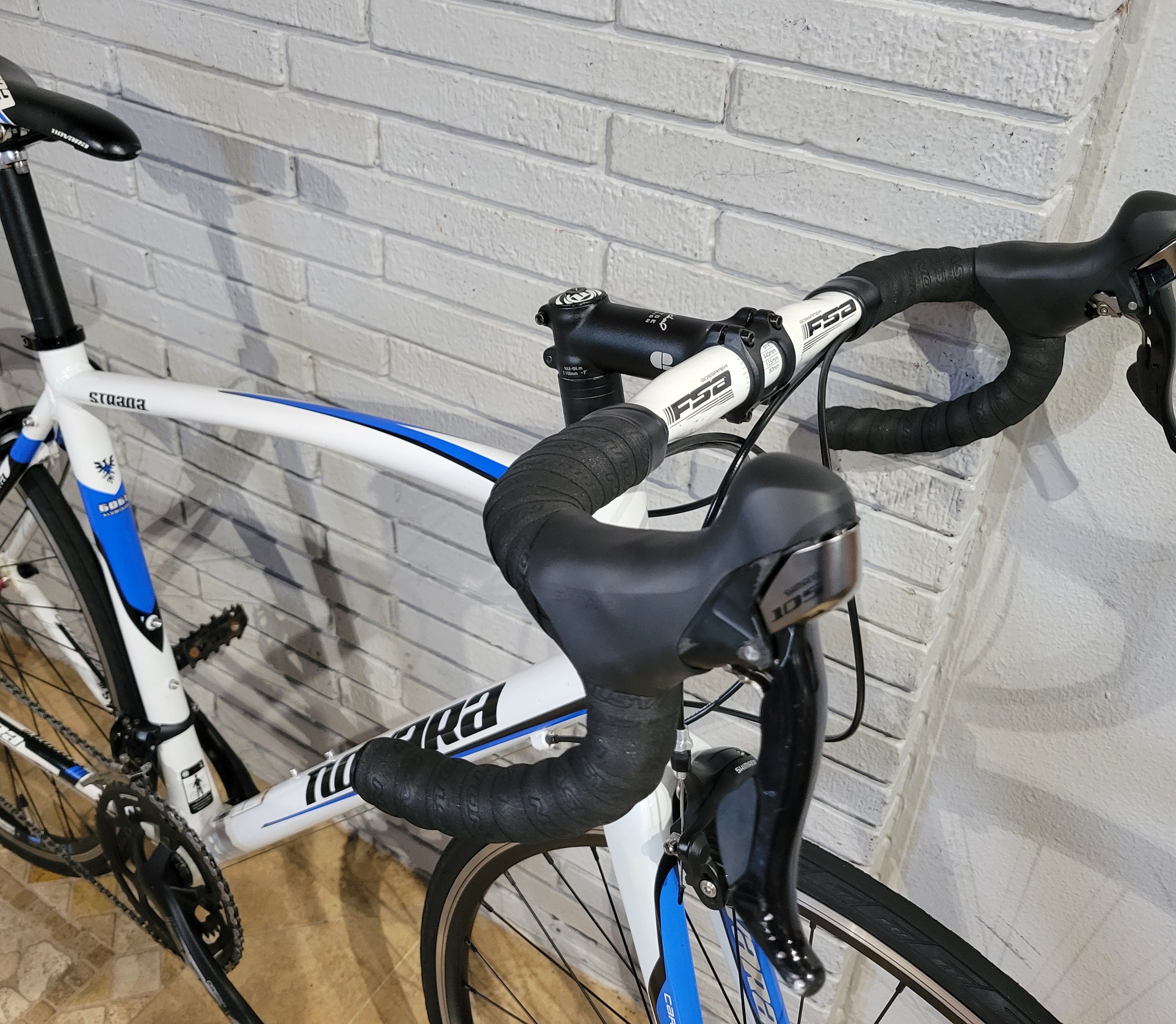 Novara strada deals road bike price