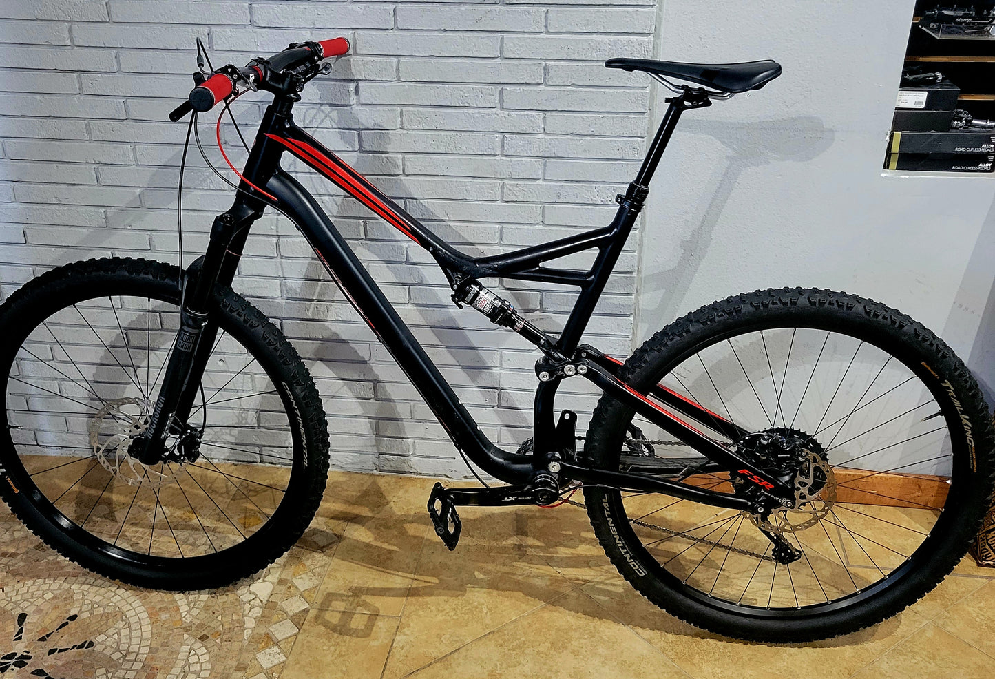 2016 Specialized Stumpjumper 29 Size XXL 23"