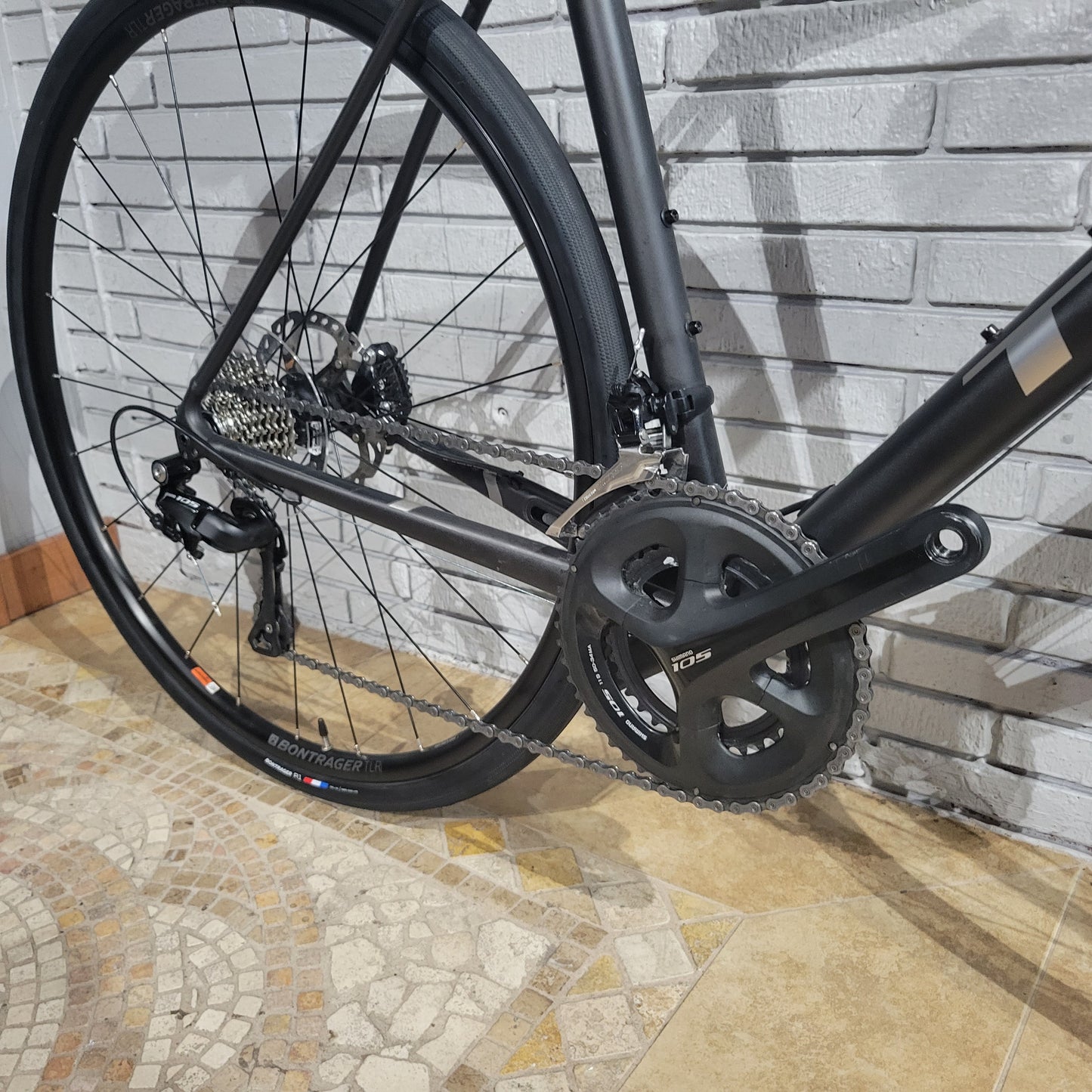 2018 Trek Domane ALR 5 (56cm)