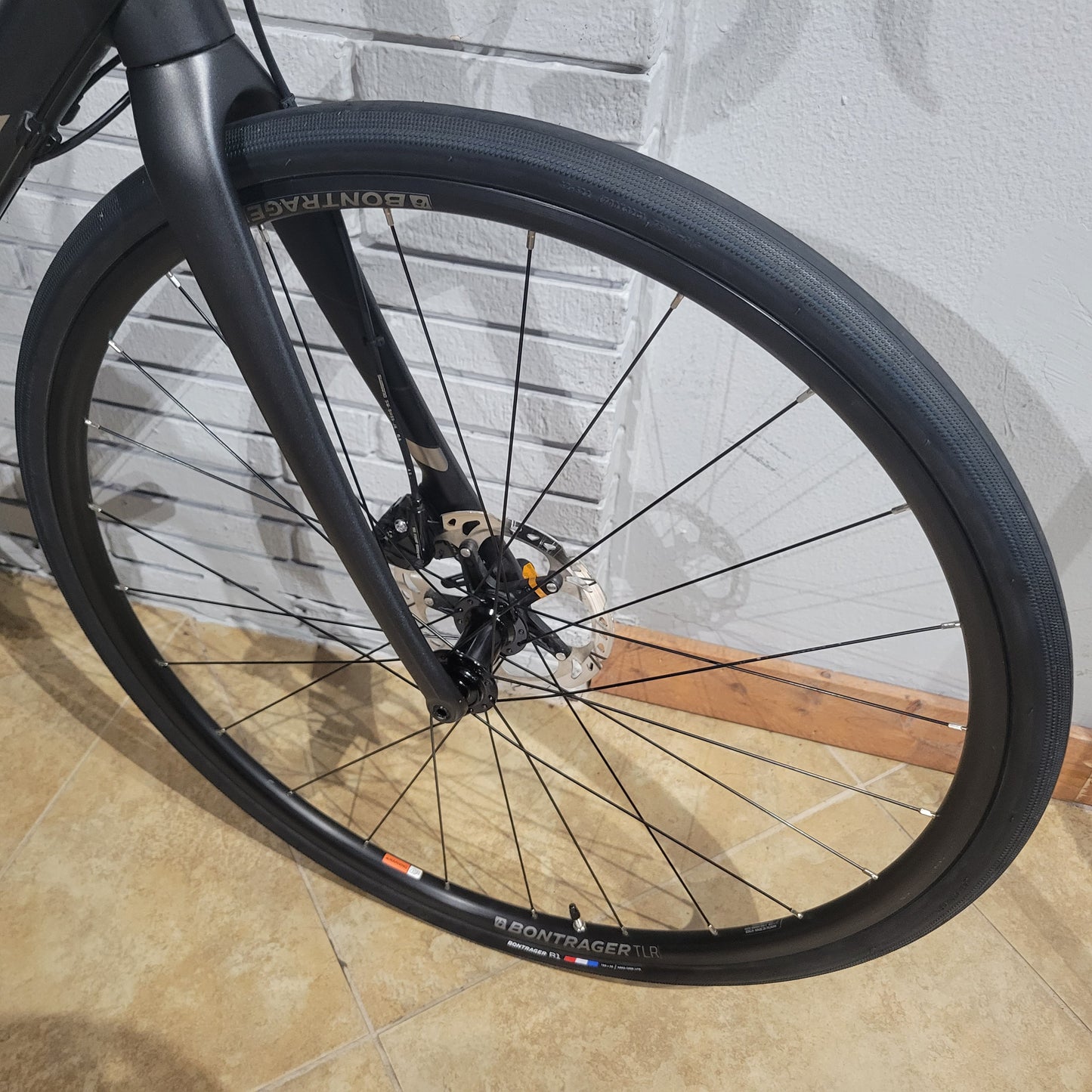 2018 Trek Domane ALR 5 (56cm)