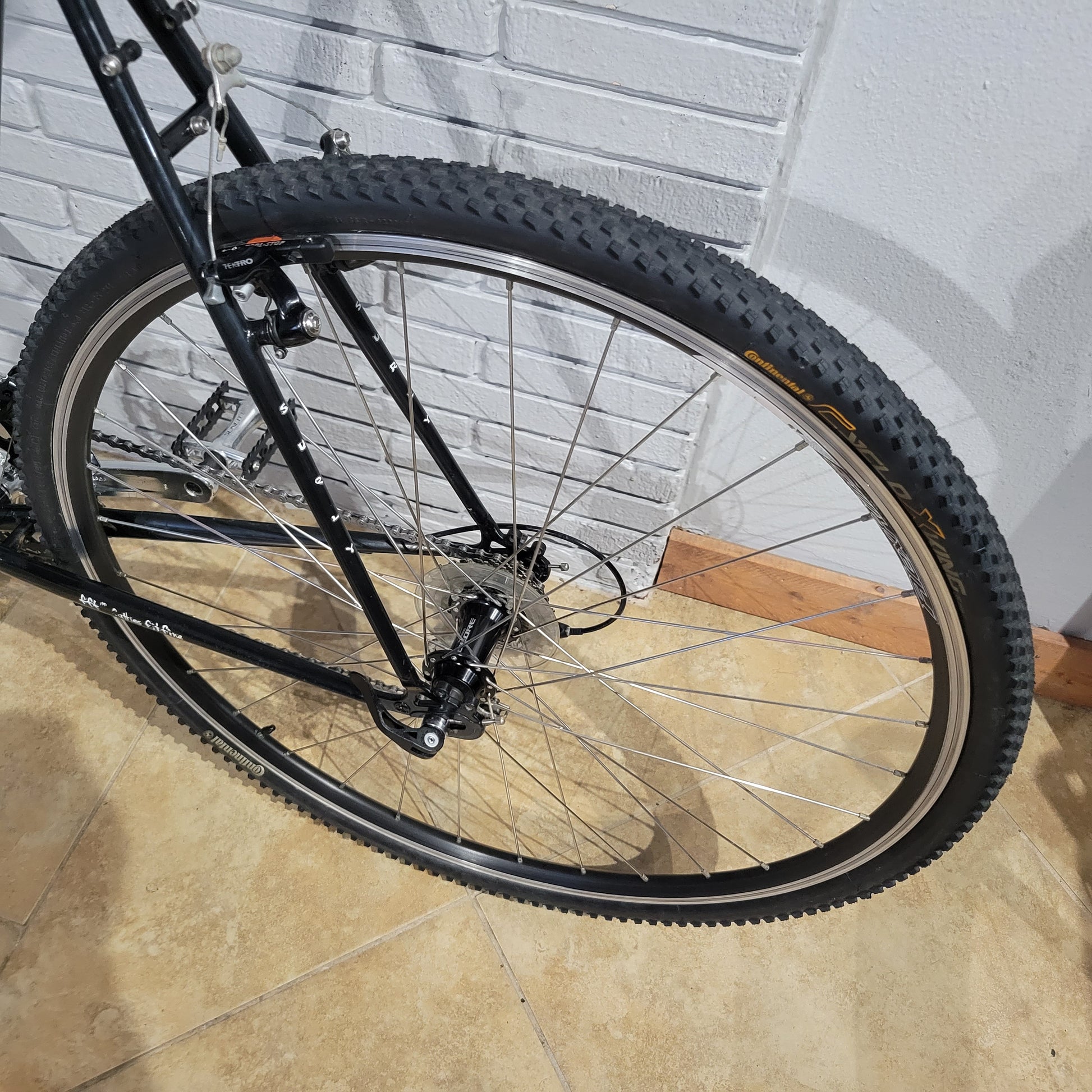 Surly ExtraTerrestrial Tire - 26 x 46c, Tubeless, Folding, Black, 60tp –  Ottawa Bike and Trail, LLC