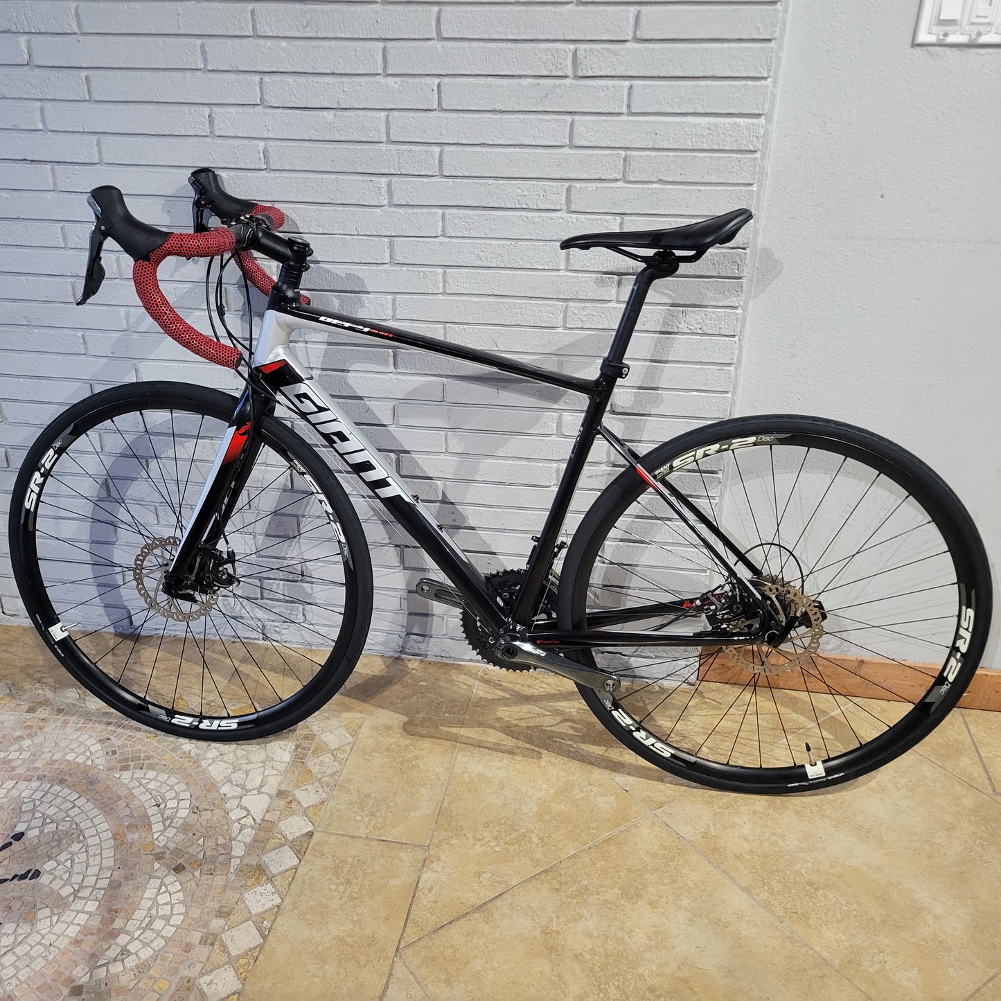 2016 Giant Defy Disc 2 (Medium) Damaged