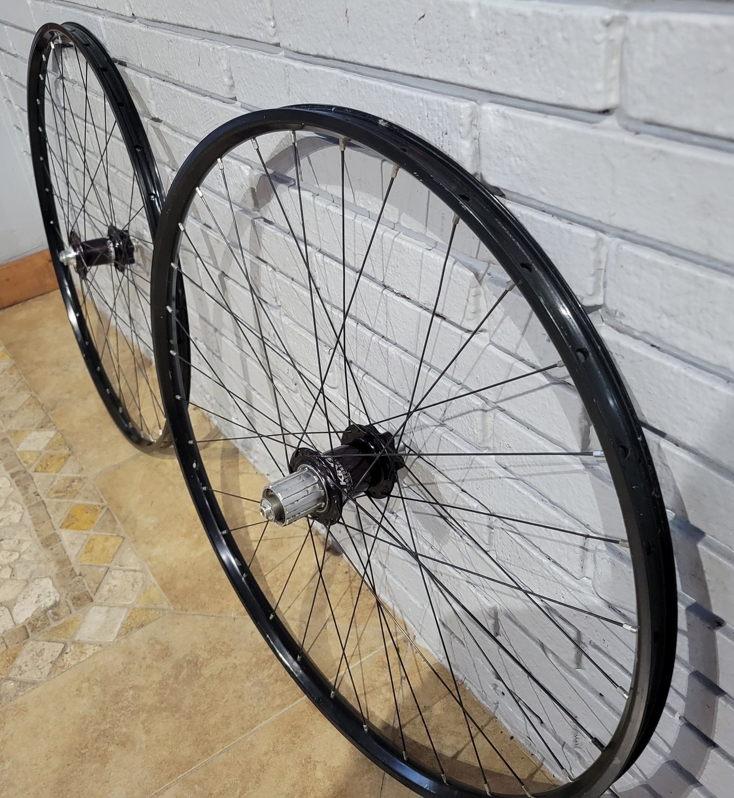 Chris King / Stans Arch wheelset 26"