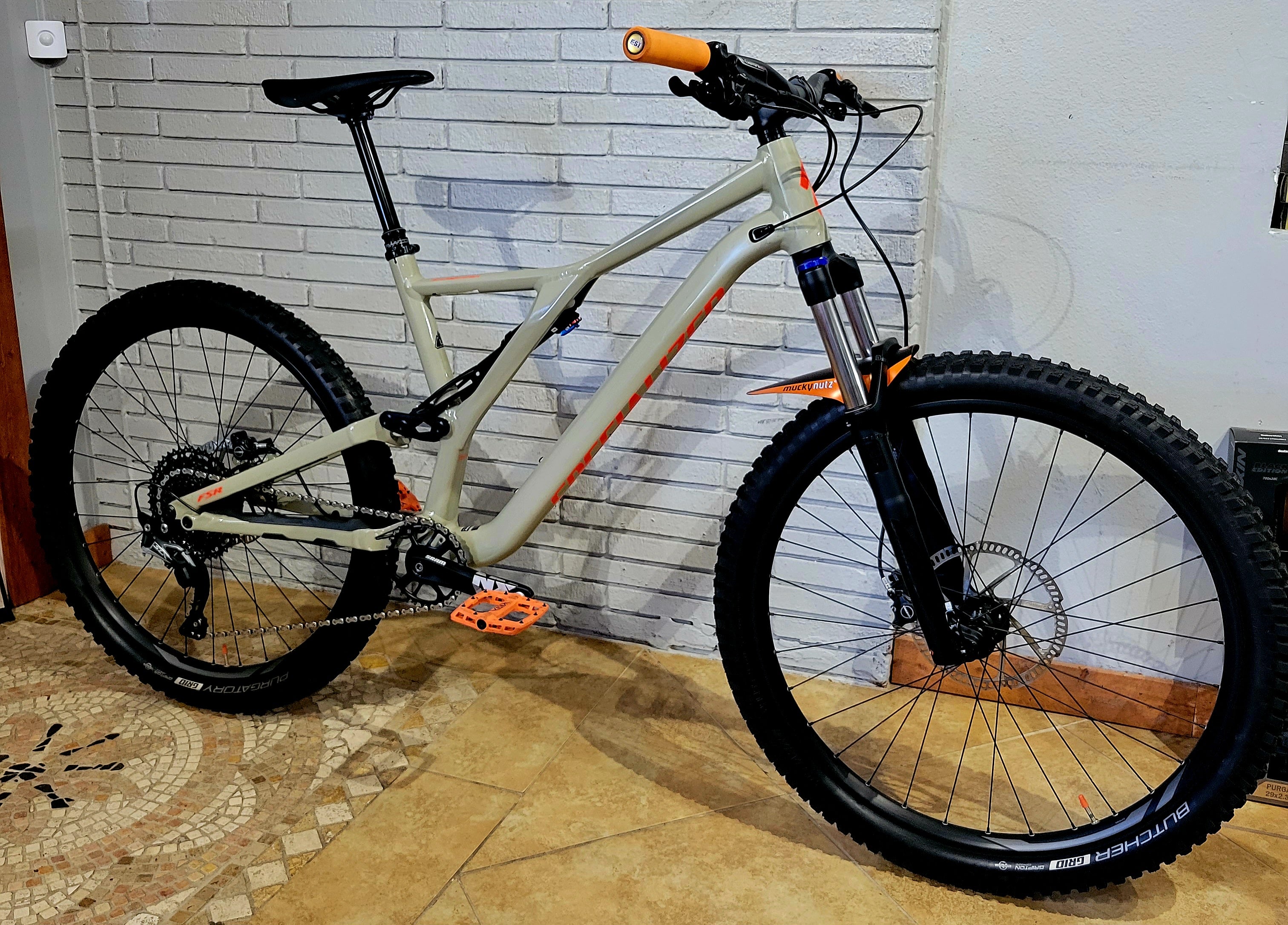 2019 Specialized Stumpjumper 27.5 Large South Tampa Bicycle Co