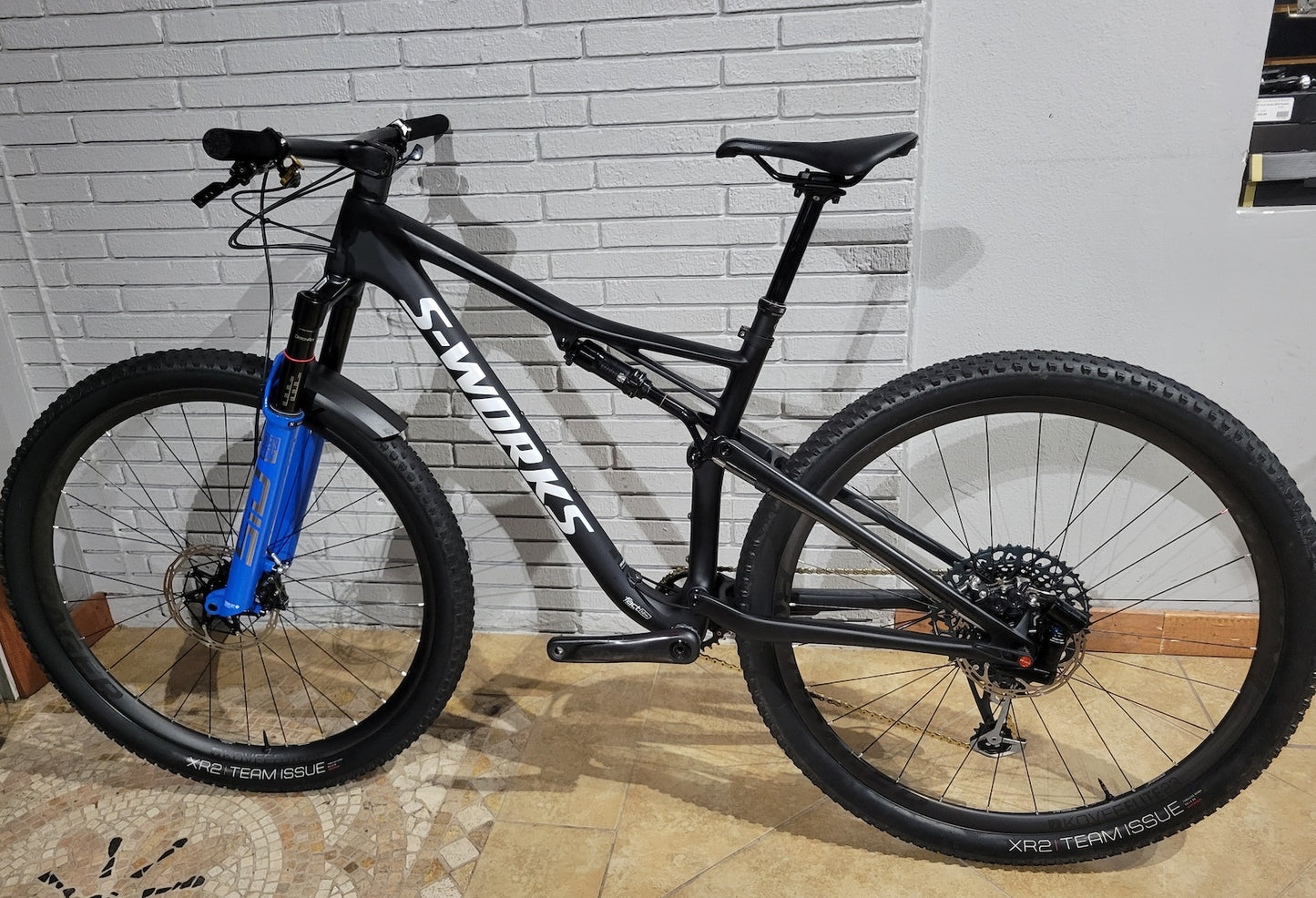 2020 Specialized S-WORKS Epic Carbon 29 (Medium)